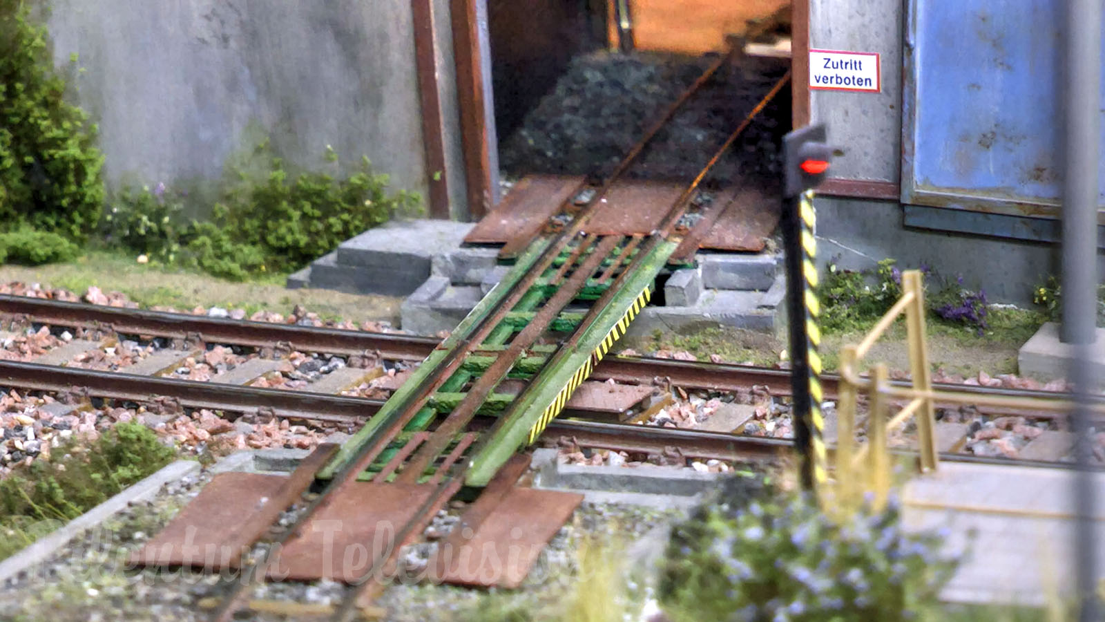 Model Train Diorama of a Narrow Gauge Field Railway – On30 Model Railroad Layout