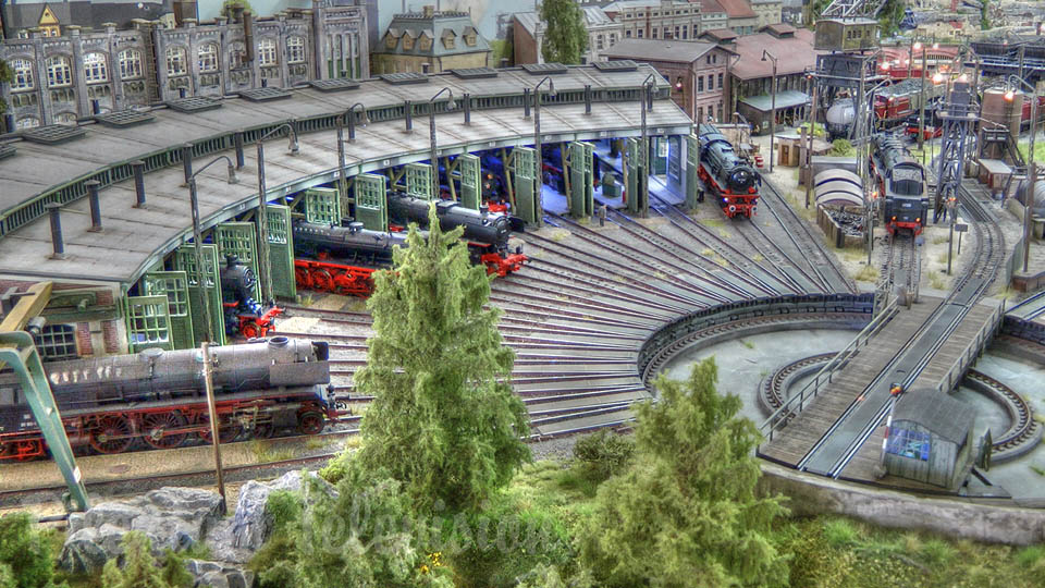 Lokomotywy parowe i modele pociągów: Piękna makieta kolejowa Virgental autorstwa Wima de Zee