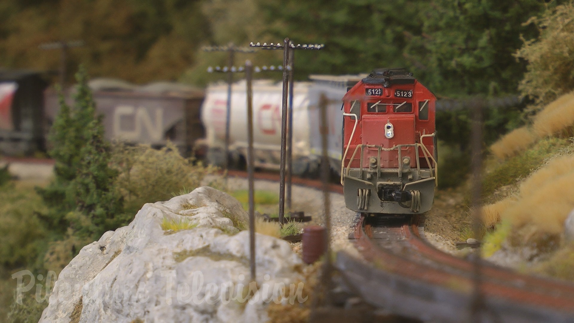Trenuri în Canada: Locomotive și trenulete electrice de marfă