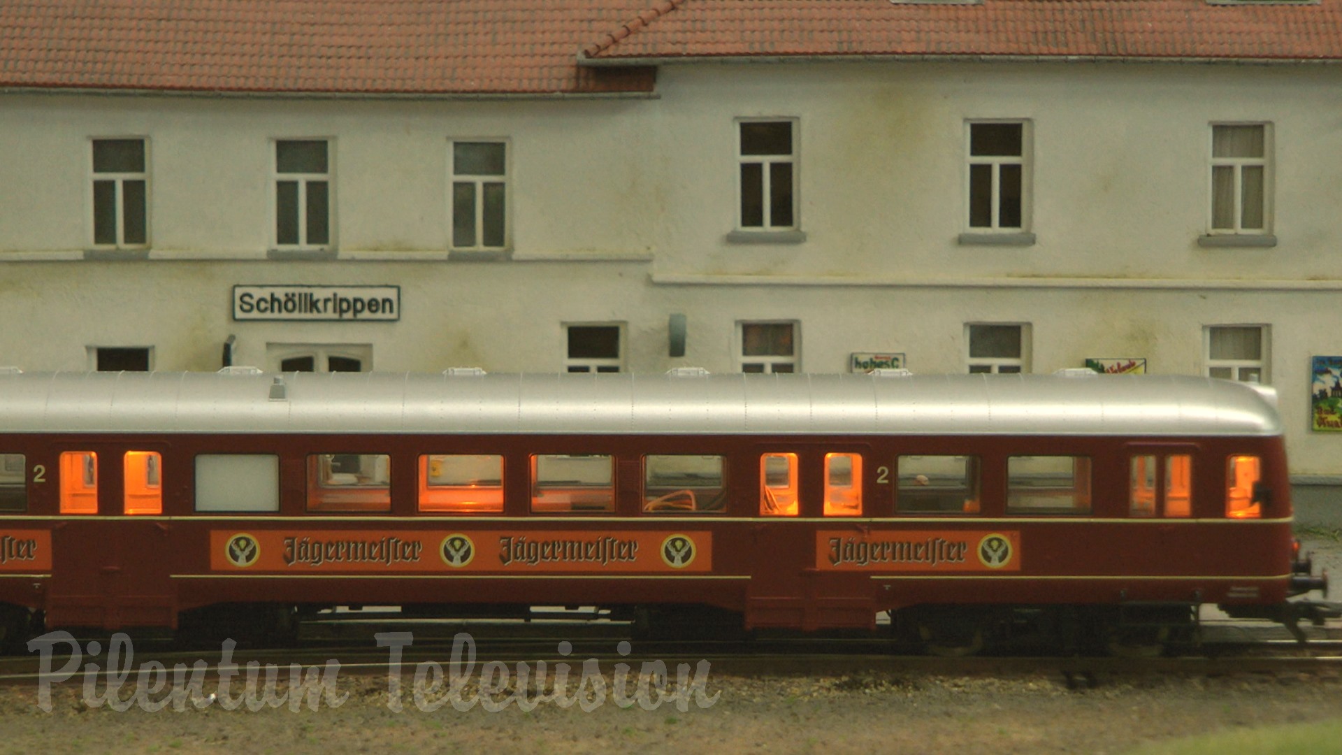 Trenuri într-un sat german - Macheta feroviara la scara 1/87
