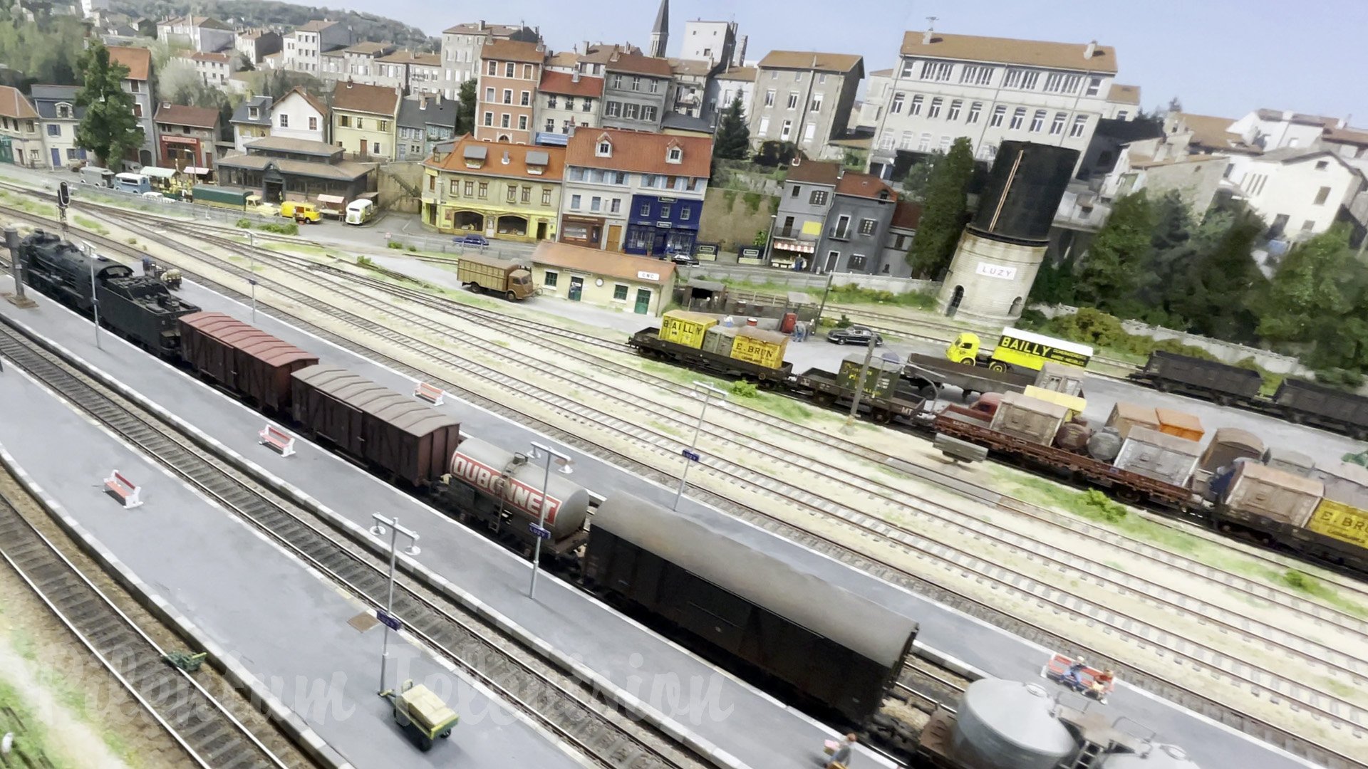 En av de vackraste och största modelljärnvägarna i Frankrike - Renaud Yvers modelljärnväg i skala HO