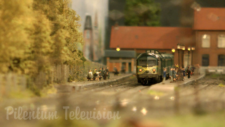 Réseau H0 avec des trains en miniature de Belgique
